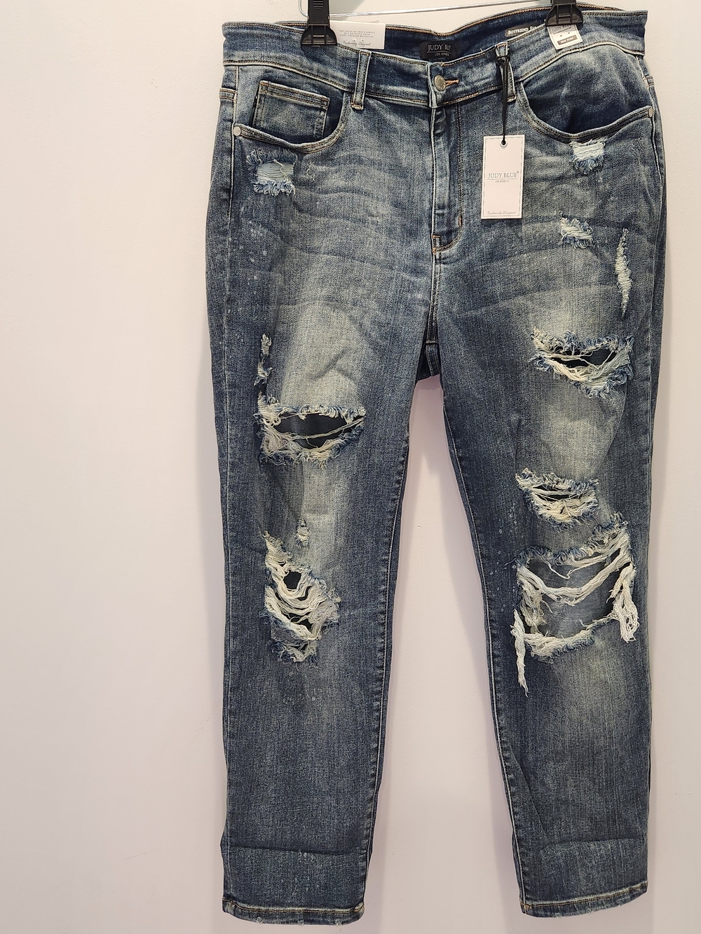Judy Blue Boyfriend Fit Mid-Rise Distressed Ankle Jeans 20W- Medium Blue Wash